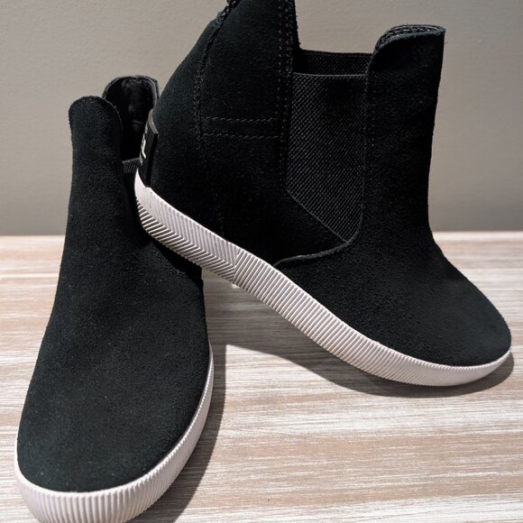SOREL Out N About Slip-On Wedge Booties Black Suede Sneaker Ankle Boots Size 6 - Picture 2 of 15